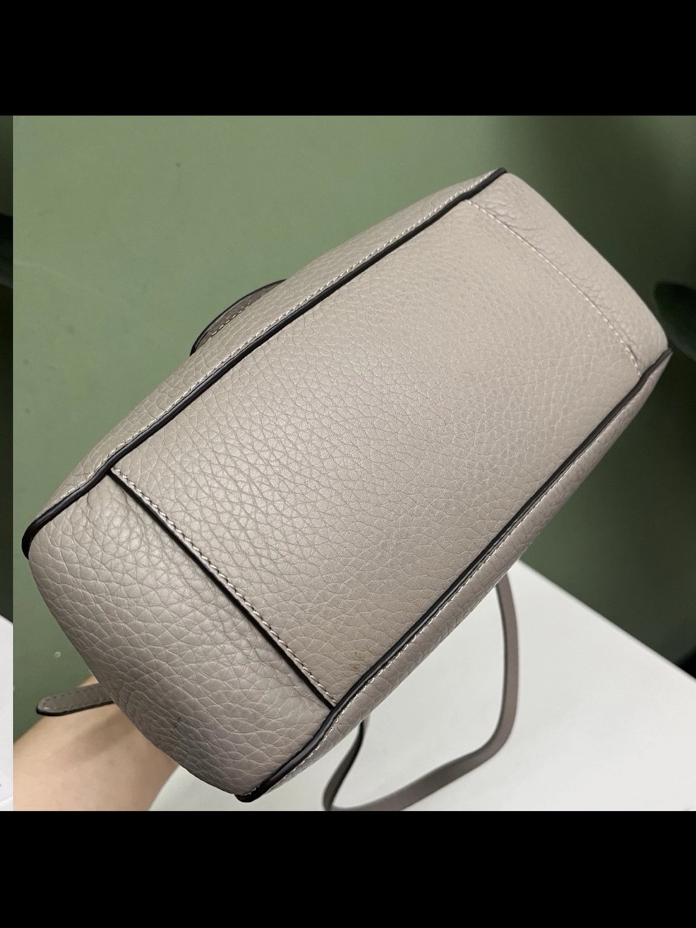 Mulberry Taupe Pebbled Leather Shoulder Bag with Gold Hardware - Picture 8 of 15